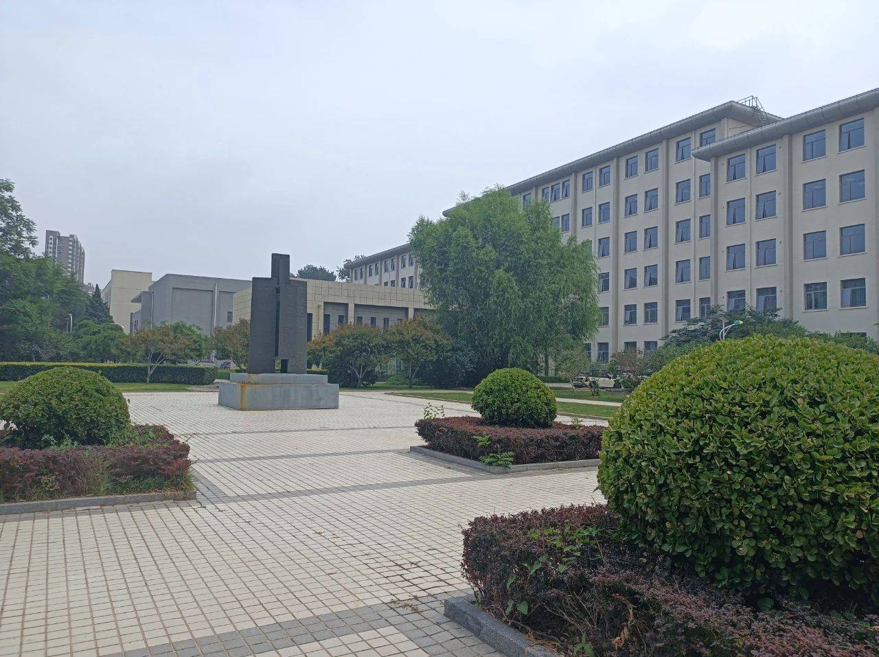 北京物资学院是211吗